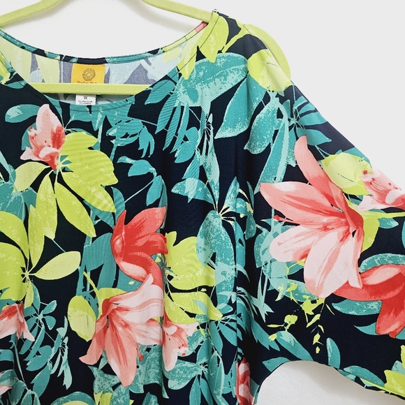 Ruby Rd., Colorful Botanical Tunic, Wrinkle Resistant Easy Care, Size 1X - Picture 4 of 13